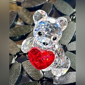Swarovski Kris Bear "A Heart For You" Crystal #958449 Stamped VIDEO (2nd Image)